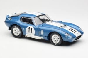 Shelby Daytona Cobra Coupe #11 S. Thompson 24 Hours of Le Mans 1965 CMR 1:18 CMR114 Metalli — kuva 6 / 8