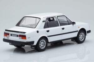 Skoda 130 L Valkoinen IXO 1:18 18CMC158 Metalli — kuva 2 / 6