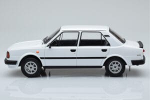 Skoda 130 L Valkoinen IXO 1:18 18CMC158 Metalli — kuva 3 / 6