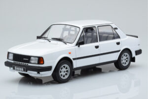 Skoda 130 L Valkoinen IXO 1:18
