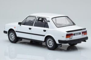 Skoda 130 L Valkoinen IXO 1:18 18CMC158 Metalli — kuva 5 / 6