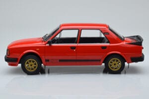 Skoda 130 LR Punainen IXO 1:18 18CMC159 Metalli — kuva 3 / 6