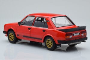 Skoda 130 LR Punainen IXO 1:18 18CMC159 Metalli — kuva 5 / 6