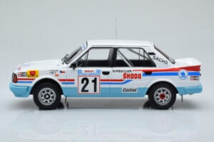 Skoda 130 LR #21 L. Krecek / B. Motl Rally Acropolis 1986 IXO 1:18 18RMC157A Metalli — kuva 3 / 6