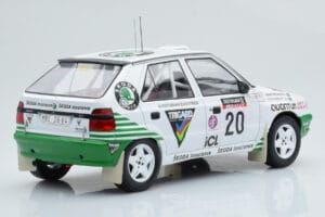 Skoda Felicia #20 S. Blomqvist / B. Cederberg Rally RAC Lombard 1995 IXO 1:18 18RMC147 Metalli — kuva 2 / 6