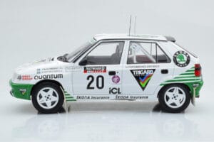 Skoda Felicia #20 S. Blomqvist / B. Cederberg Rally RAC Lombard 1995 IXO 1:18 18RMC147 Metalli — kuva 3 / 6
