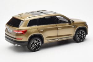 Skoda Kodiaq Kulta FAW 1:18 ZSX000001GOL Metalli — kuva 3 / 8
