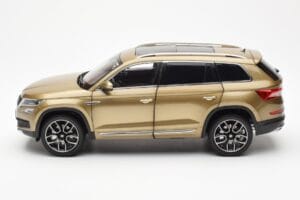 Skoda Kodiaq Kulta FAW 1:18 ZSX000001GOL Metalli — kuva 4 / 8