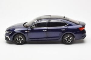 Skoda Octavia Pro Sininen FAW 1:18 ZMR000006BLA Metalli — kuva 4 / 8