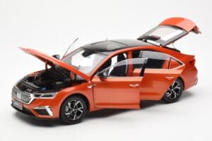 Skoda Octavia Pro Oranssi FAW 1:18 ZMR000006ORA Metalli — kuva 2 / 8
