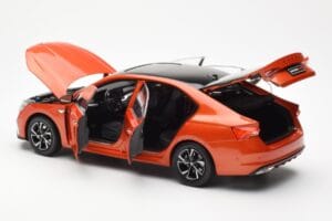 Skoda Octavia Pro Oranssi FAW 1:18 ZMR000006ORA Metalli — kuva 5 / 8