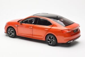 Skoda Octavia Pro Oranssi FAW 1:18 ZMR000006ORA Metalli — kuva 7 / 8