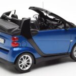 Smart Fortwo 451 Cabrio Sininen & Musta Minichamps 1:18 - image 3 of 8