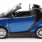 Smart Fortwo 451 Cabrio Sininen & Musta Minichamps 1:18 - image 4 of 8