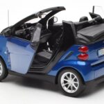 Smart Fortwo 451 Cabrio Sininen & Musta Minichamps 1:18 - image 5 of 8