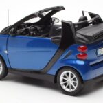 Smart Fortwo 451 Cabrio Sininen & Musta Minichamps 1:18 - image 7 of 8