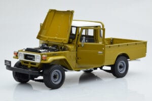 Toyota Land Cruiser 40 4x4 Pickup Oliivi Kyosho 1:18 08958K Metalli — kuva 2 / 8