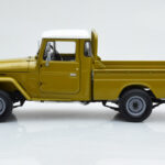 Toyota Land Cruiser 40 4x4 Pickup Oliivi Kyosho 1:18 - image 5 of 8