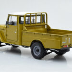 Toyota Land Cruiser 40 4x4 Pickup Oliivi Kyosho 1:18 - image 7 of 8