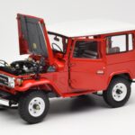 Toyota Land Cruiser FJ40 Van Punainen Kyosho 1:18 08971R - image 2 of 8