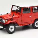 Toyota Land Cruiser FJ40 Van Punainen Kyosho 1:18 08971R