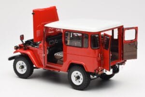 Toyota Land Cruiser FJ40 Van Punainen Kyosho 1:18 08971R Metalli — kuva 5 / 8