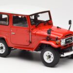 Toyota Land Cruiser FJ40 Van Punainen Kyosho 1:18 08971R - image 6 of 8