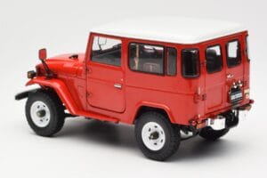 Toyota Land Cruiser FJ40 Van Punainen Kyosho 1:18 08971R Metalli — kuva 7 / 8