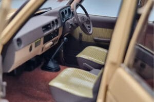 Toyota Land Cruiser 60 Beige Valinnaisilla Osilla Kyosho 1:18 08956XBE Metalli — kuva 11 / 12