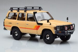 Toyota Land Cruiser 60 Beige Valinnaisilla Osilla Kyosho 1:18 08956XBE Metalli — kuva 5 / 12
