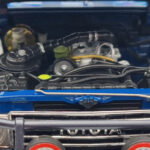 Toyota Land Cruiser 60 Sininen Valinnaisilla Osilla Kyosho 1:18 - image 9 of 11