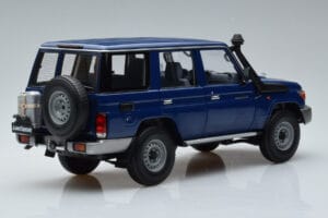 Toyota Land Cruiser J76 Sininen Almost Real 1:18 870101 Metalli — kuva 3 / 7