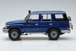 Toyota Land Cruiser J76 Sininen Almost Real 1:18 870101 Metalli — kuva 4 / 7