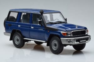 Toyota Land Cruiser J76 Sininen Almost Real 1:18 870101 Metalli — kuva 5 / 7