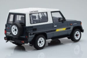 Toyota Land Cruiser LJ73 Harmaa Otto 1:18 OT437 Hartsi — kuva 2 / 6