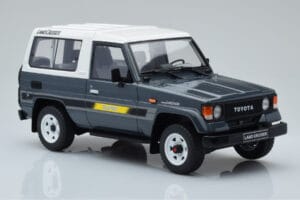 Toyota Land Cruiser LJ73 Harmaa Otto 1:18 OT437 Hartsi — kuva 4 / 6