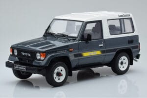 Toyota Land Cruiser LJ73 Harmaa Otto 1:18 OT437