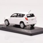 Toyota RAV4 XA30 Valkoinen Minichamps 1:43 - image 3 of 4