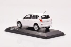 Toyota RAV4 XA30 Valkoinen Minichamps 1:43 400166571 Metalli — kuva 3 / 4