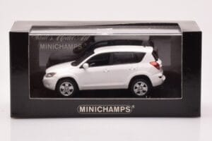 Toyota RAV4 XA30 Valkoinen Minichamps 1:43 400166571 Metalli — kuva 4 / 4