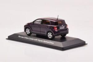 Toyota Urban Cruiser Violetti Metallic Minichamps 1:43 403166963 Metalli — kuva 3 / 4