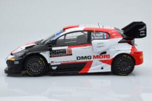 Toyota GR Yaris Rally1 #1 S. Ogier / B. Veillas Rally Monte Carlo 2022 IXO 1:18 18RMC151B Metalli — kuva 3 / 6
