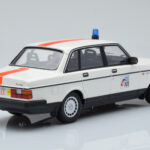 Volvo 240 GL Poliisi Belgia Minichamps 1:18 - image 2 of 6