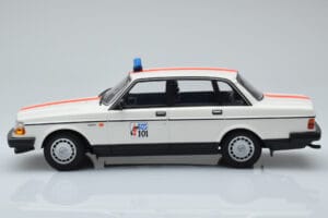 Volvo 240 GL Poliisi Belgia Minichamps 1:18 155171492 Metalli — kuva 3 / 6
