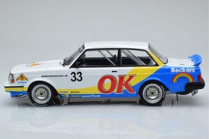 Volvo 240 Turbo Beckers #33 Andersson / Petersson / Linder ETCC Zolder 1985 IXO 1:18 18RMC105B Metalli — kuva 3 / 6