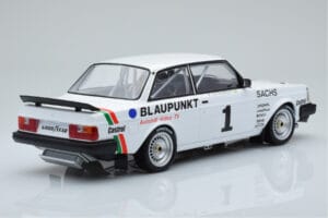 Volvo 240 Turbo IPS Racing Blaupunkt #1 P. Stureson DTM Zolder 1986 IXO 1:18 18RMC106 Metalli — kuva 2 / 6