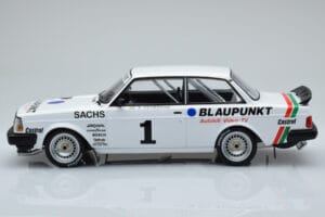Volvo 240 Turbo IPS Racing Blaupunkt #1 P. Stureson DTM Zolder 1986 IXO 1:18 18RMC106 Metalli — kuva 3 / 6