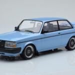 Volvo 240 Turbo Vaaleansininen IXO 1:18