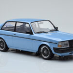Volvo 240 Turbo Vaaleansininen IXO 1:18 - image 4 of 6