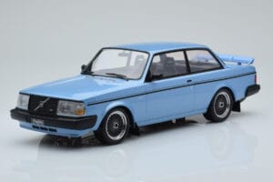 Volvo 240 Turbo Vaaleansininen IXO 1:18 18MCC090